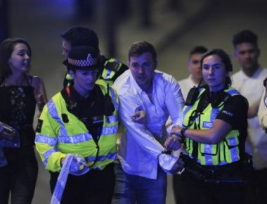 Αντιτρομοκρατική Βρετανίας: «Πρόοδος στην ταυτοποίηση» των δραστών της διπλής επίθεσης στο Λονδίνο